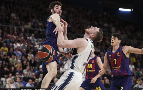 西甲争议判罚：马丁红牌撤销引爆巴萨马竞口水战