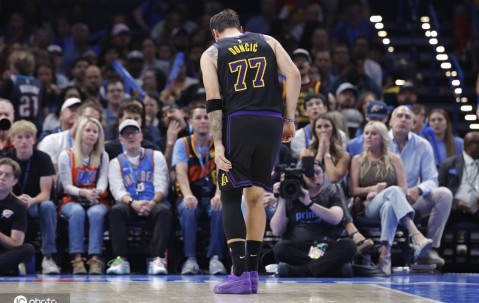 曝东契奇或在首轮后半段复出 里夫斯首轮报销