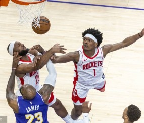 致胜法宝！火箭共命中14个三分 阿门铁树开花