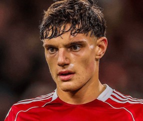 利物浦1亿欧签2大中卫，雅凯肩部重伤，莱奥尼仅踢了1场赛季报销