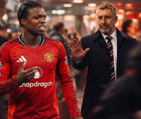 曼联官宣压哨卖第四人,巨头叫停铁闸交易!没买人却化身出租狂魔