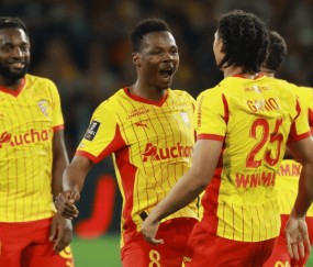 神剧情：0-2到3-2，法甲第2奇迹逆袭，惊险绝杀，只落后大巴黎1分